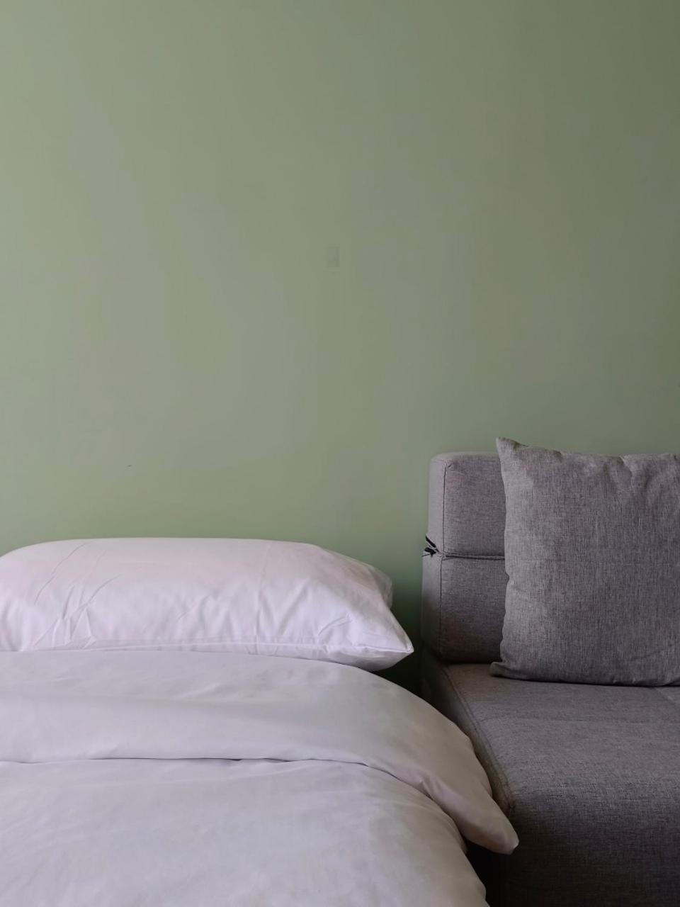 Longjing 東海小時光 Tong Hai Time Homestay מראה חיצוני תמונה